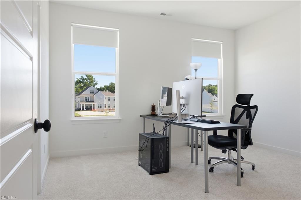 150 Hessian Loop Property Photo 24