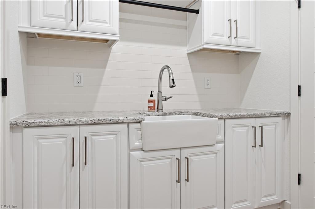 150 Hessian Loop Property Photo 25