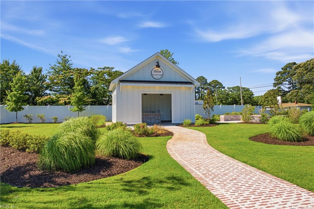 150 Hessian Loop Property Photo 34