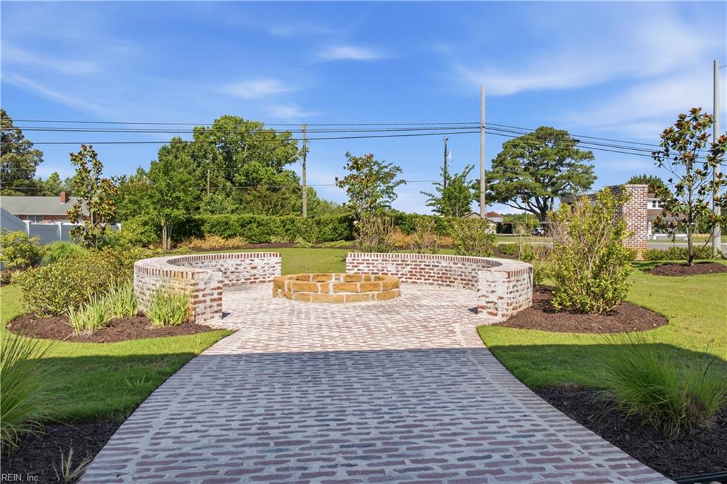 150 Hessian Loop Property Photo 35