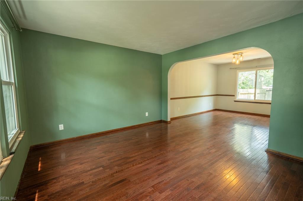 4100 Scotfield Dr Property Photo 4
