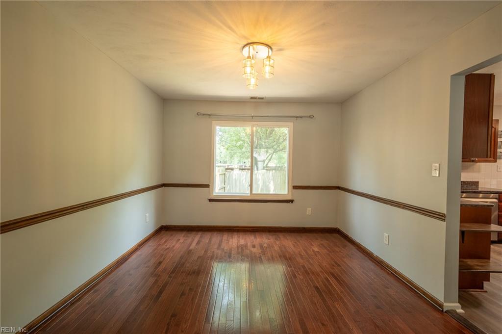 4100 Scotfield Dr Property Photo 6