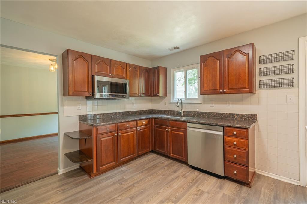 4100 Scotfield Dr Property Photo 12