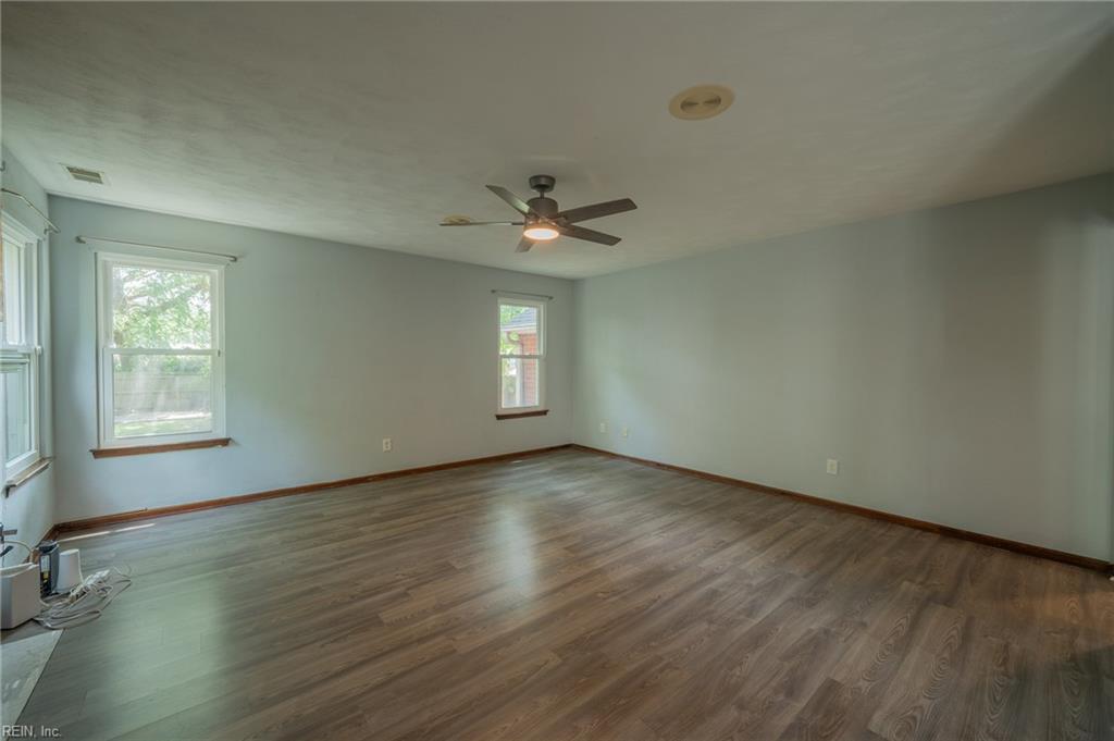 4100 Scotfield Dr Property Photo 16