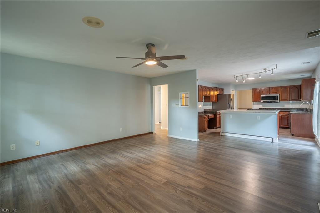 4100 Scotfield Dr Property Photo 19