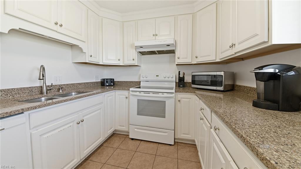 3537 Sandfiddler Rd Property Photo 10