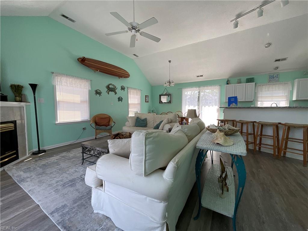 1278 Lakeside Dr Property Photo 1