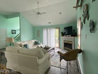 1278 Lakeside Dr Property Photo 5