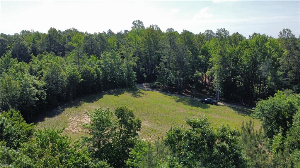 188 Hill Ln Property Photo 4