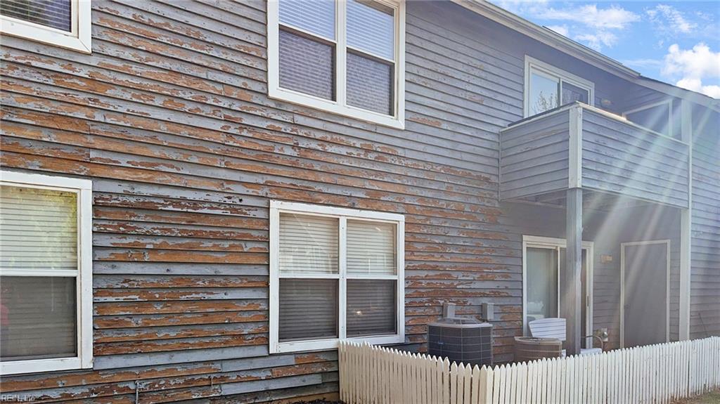 12758 Saint James Pl Property Photo 2