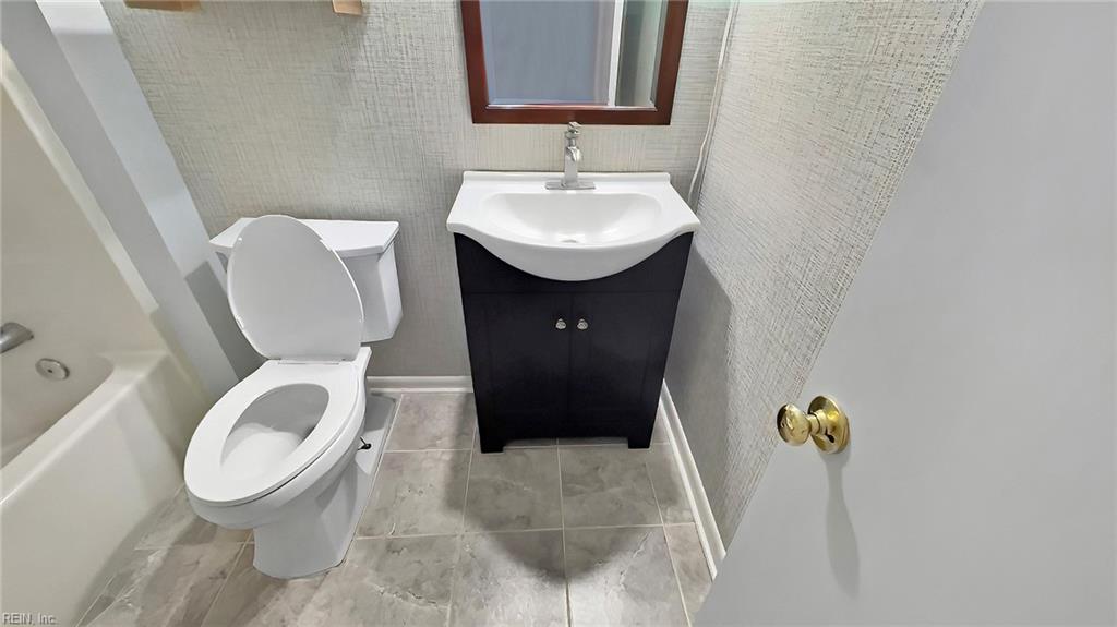 12758 Saint James Pl Property Photo 10