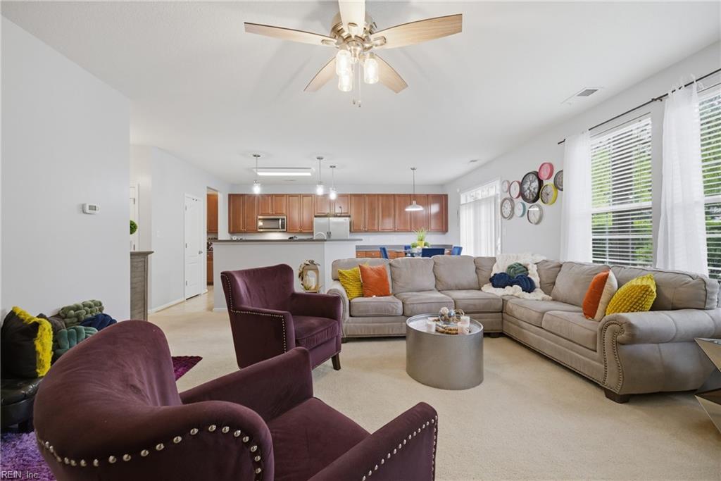 1020 Silver Charm Cir Property Photo 6