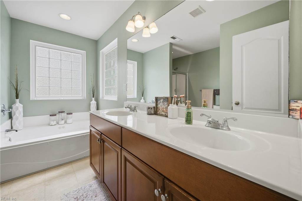 1020 Silver Charm Cir Property Photo 22