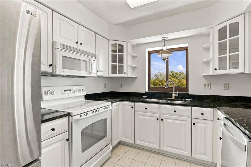 7505 River Rd Property Photo 3