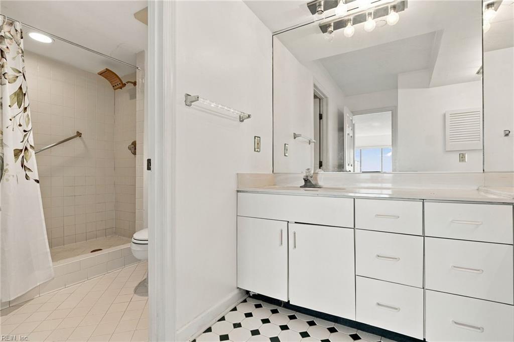 7505 River Rd Property Photo 12