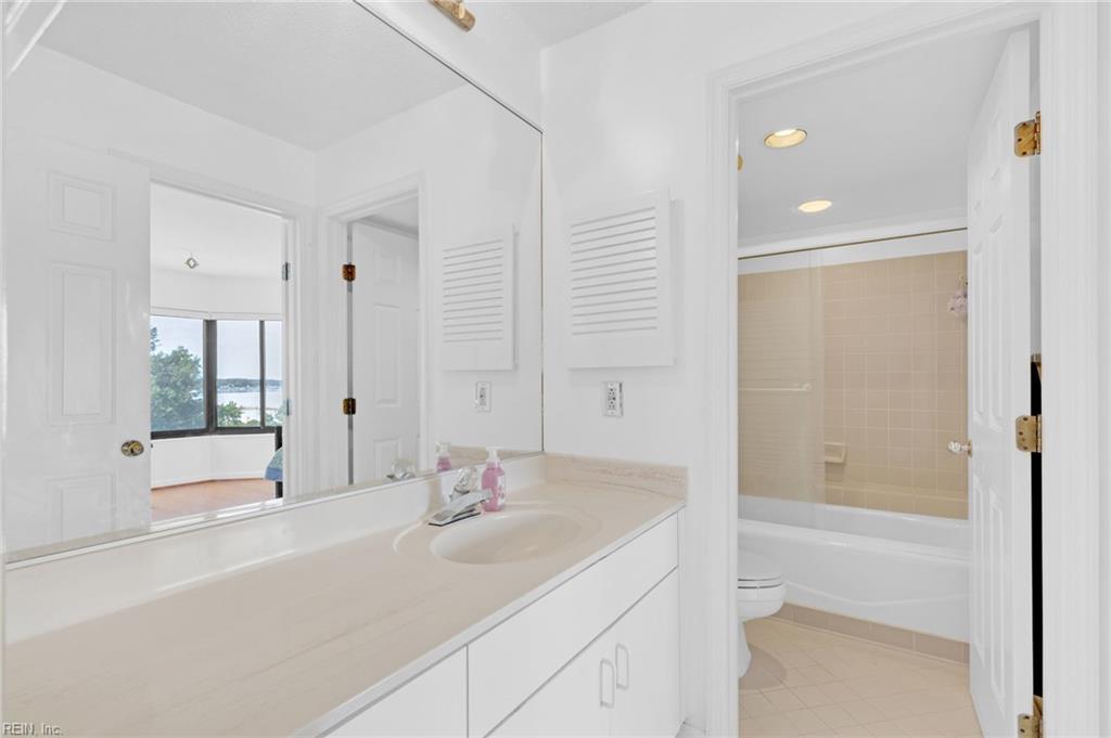 7505 River Rd Property Photo 15