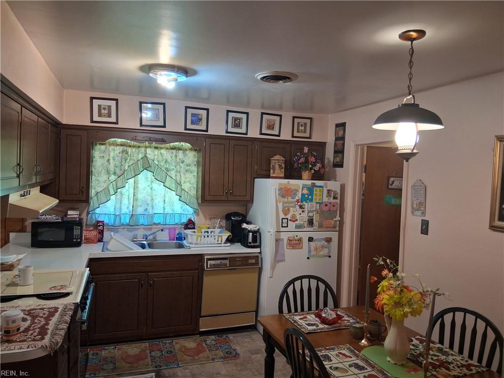 641 Table Rock Rd Property Photo 3