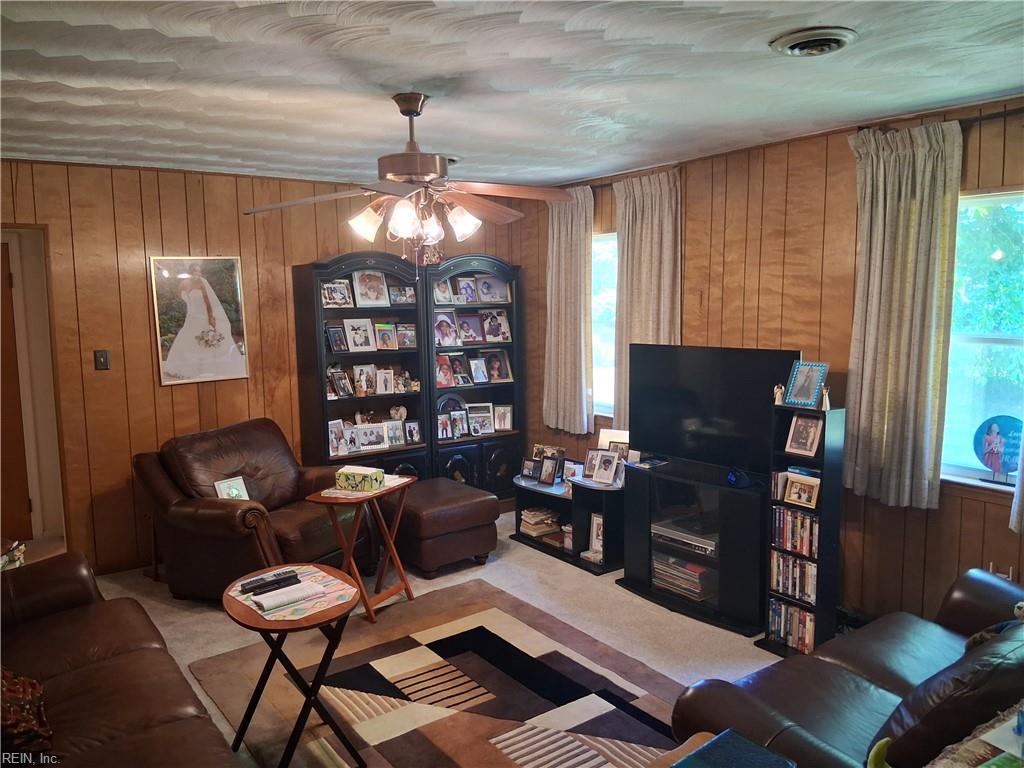 641 Table Rock Rd Property Photo 4