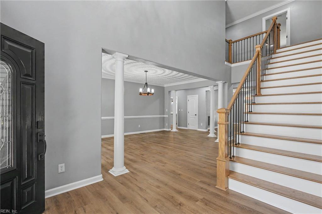 520 Youngstown Ct Property Photo 2