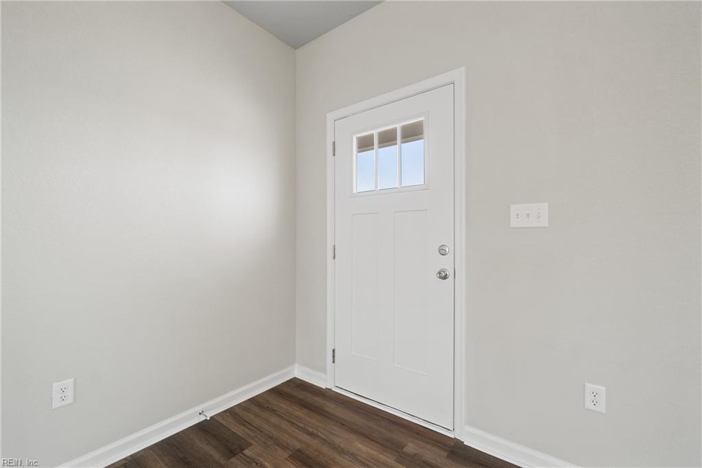 101 Apple Ct Property Photo 5