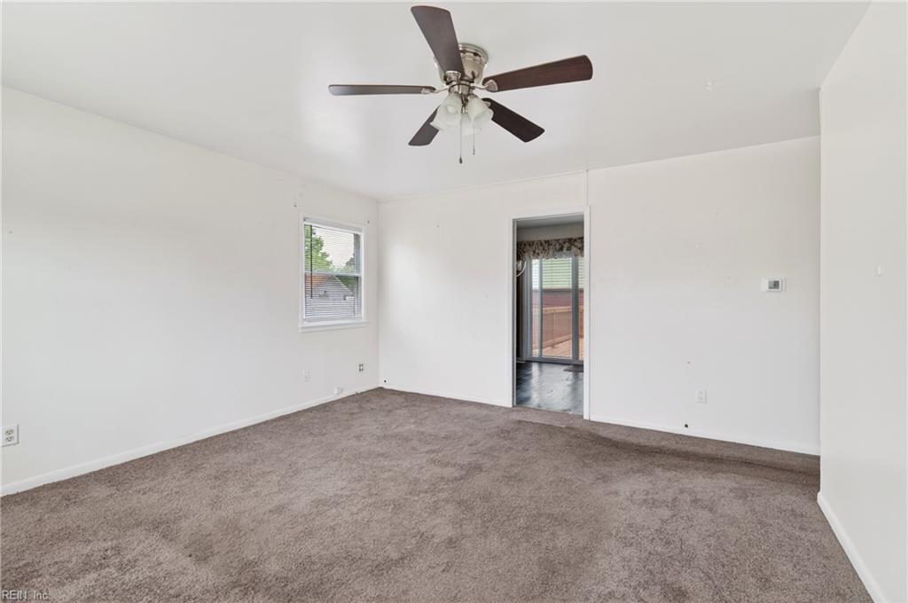 825 Thames Dr Property Photo 3
