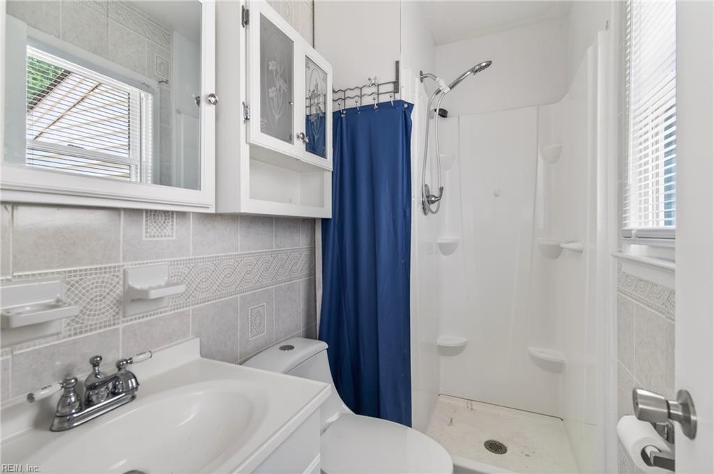 825 Thames Dr Property Photo 14
