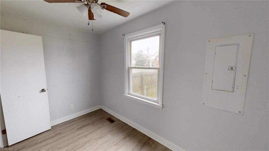 645 Surry St Property Photo 11