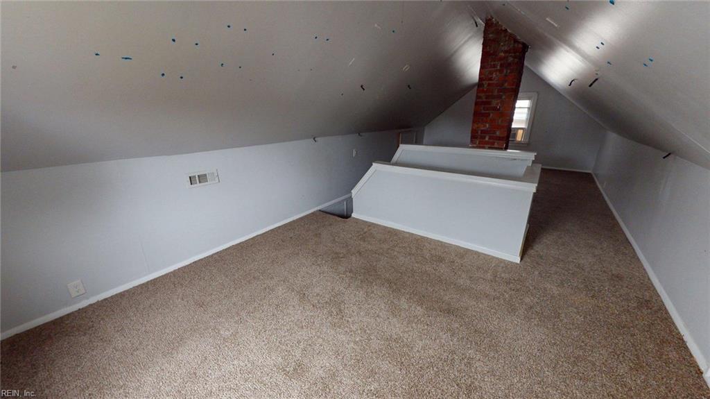 645 Surry St Property Photo 20