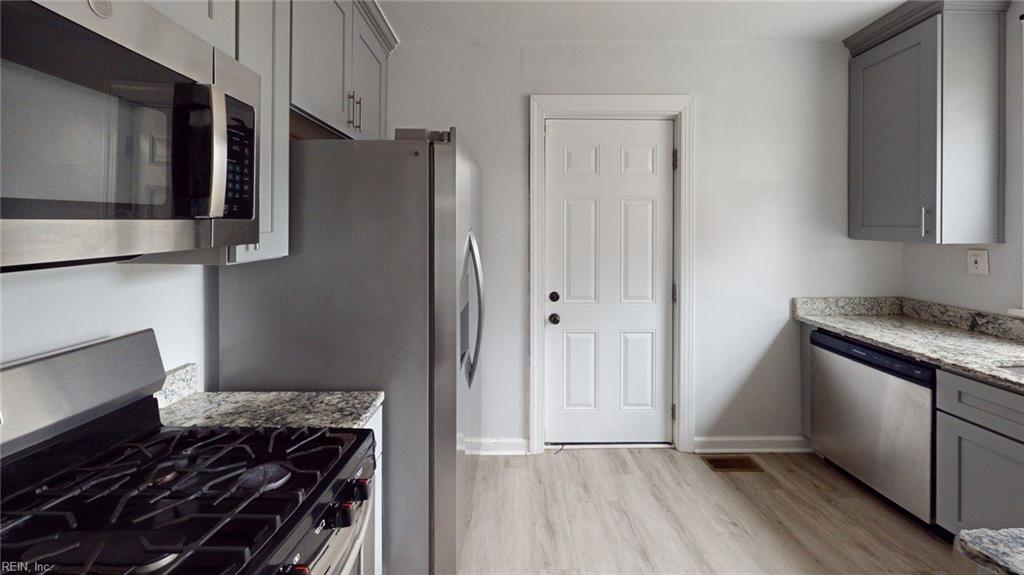 645 Surry St Property Photo 26