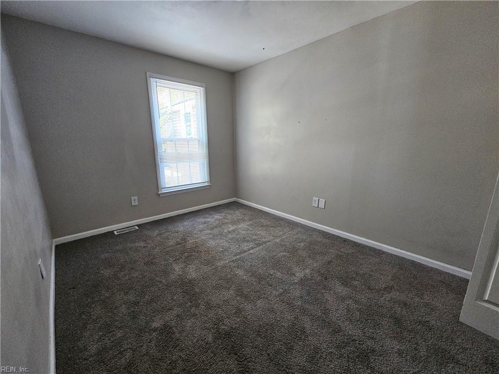 1044 26th St Property Photo 14