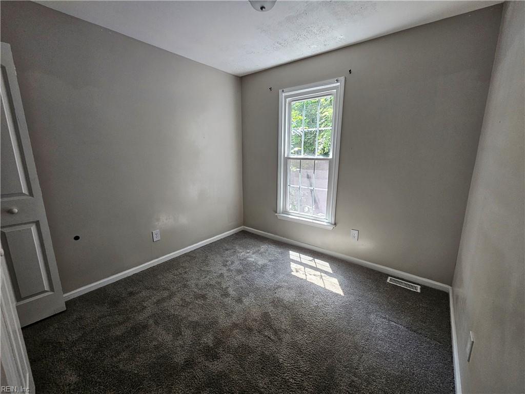 1044 26th St Property Photo 16