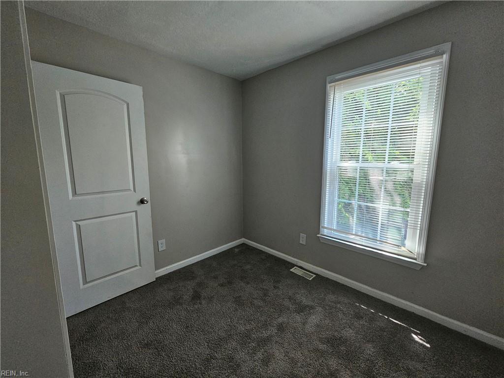 1044 26th St Property Photo 19