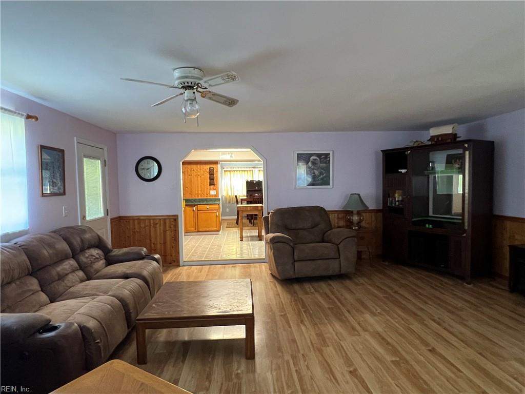 203 Watkins Mill Rd Property Photo 5