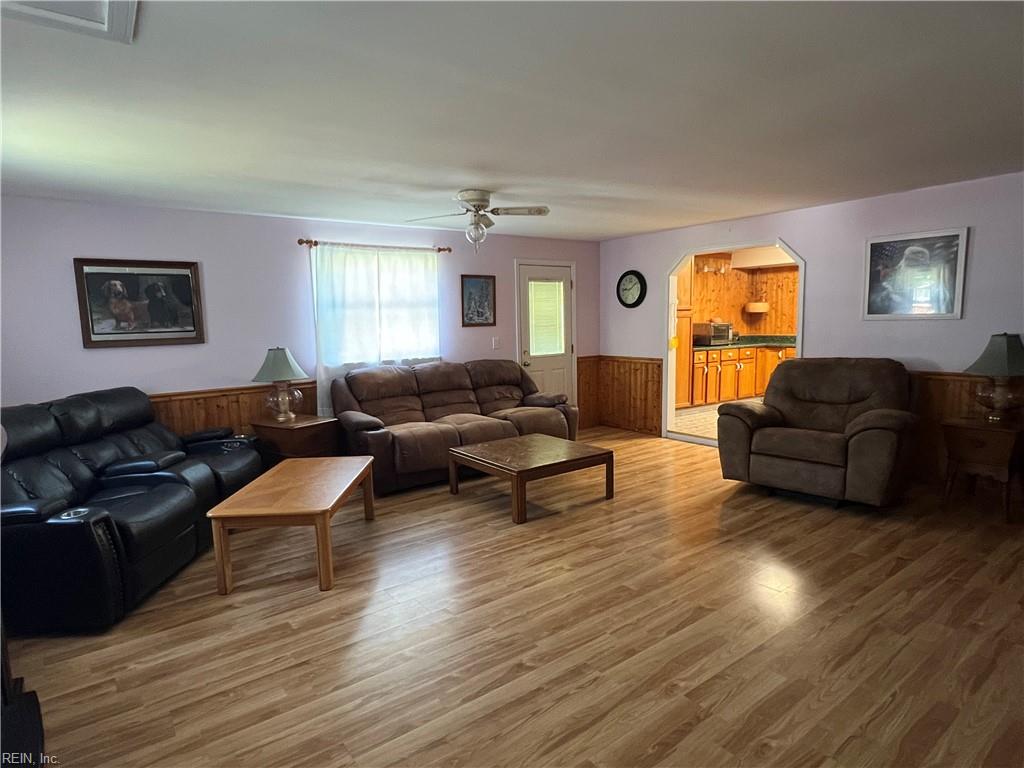 203 Watkins Mill Rd Property Photo 6