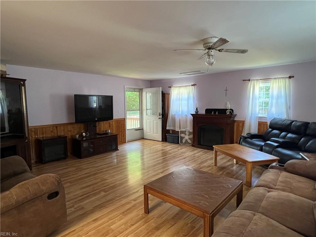 203 Watkins Mill Rd Property Photo 7
