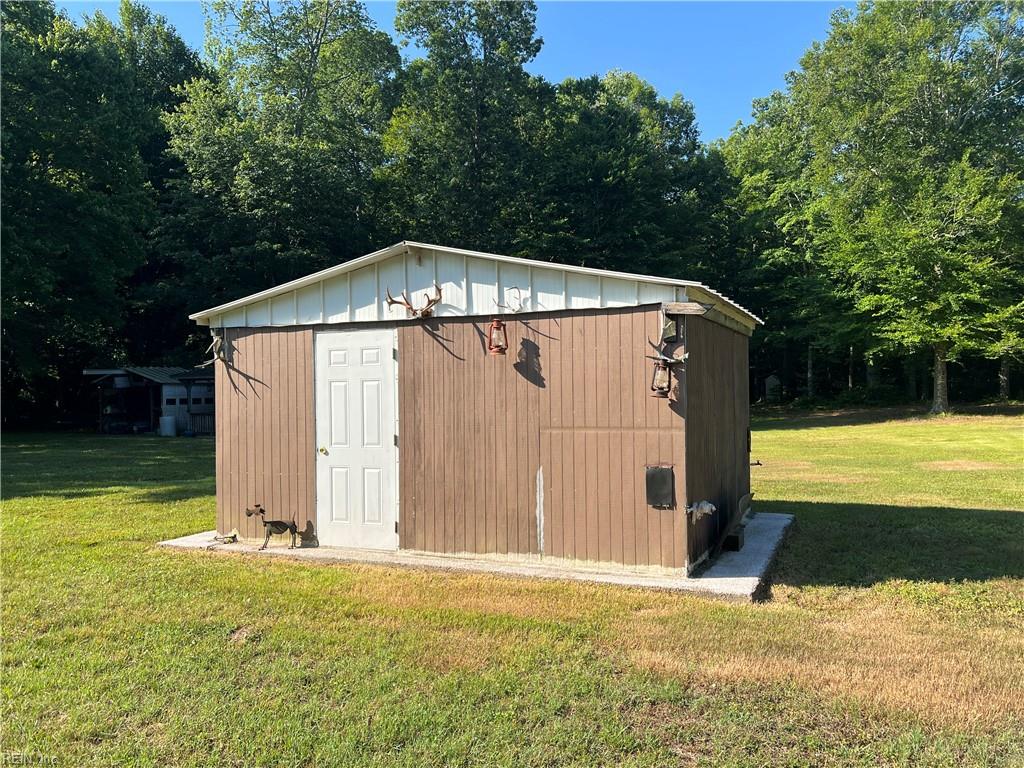 203 Watkins Mill Rd Property Photo 27