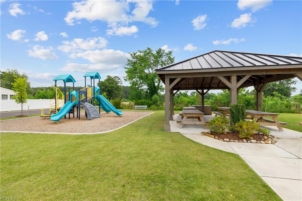 450 Asuza St Property Photo 2