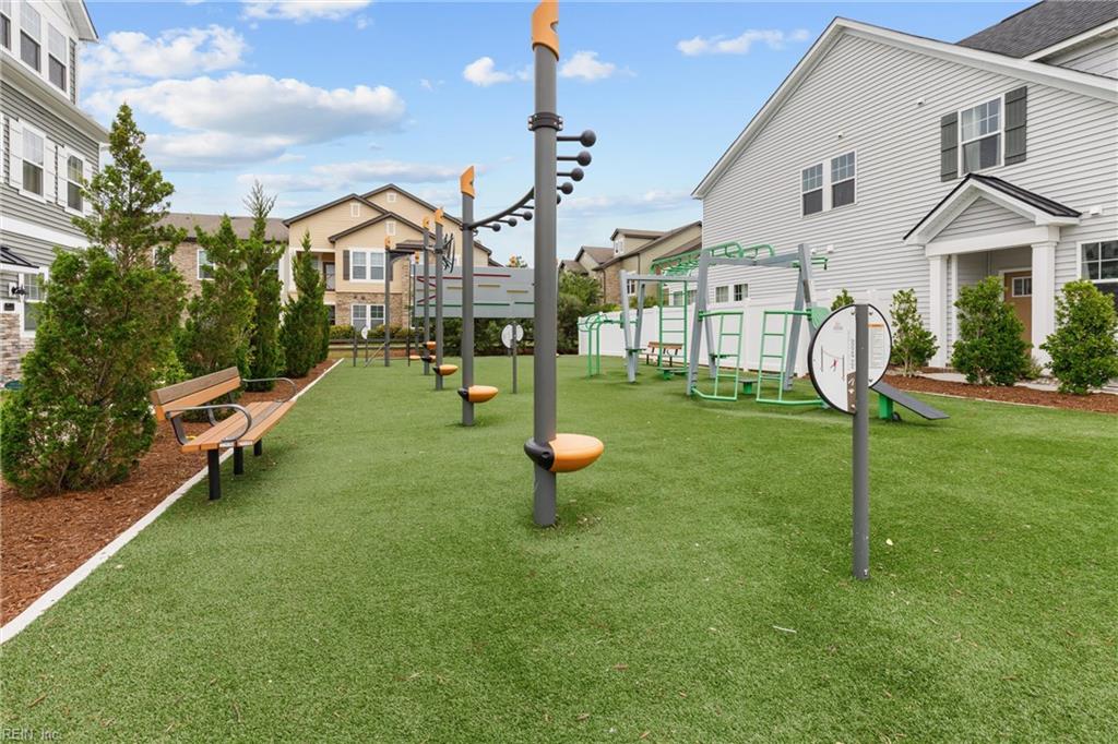 450 Asuza St Property Photo 3