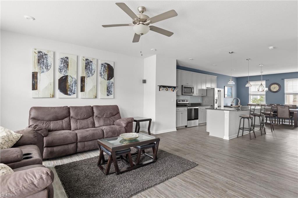 450 Asuza St Property Photo 10