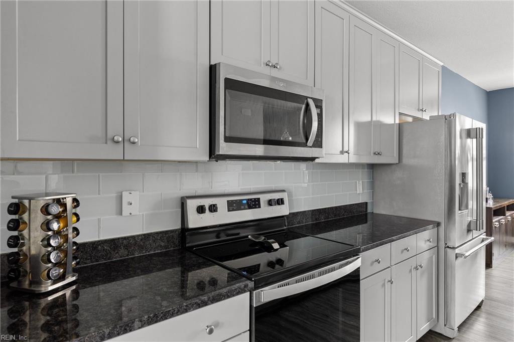 450 Asuza St Property Photo 12