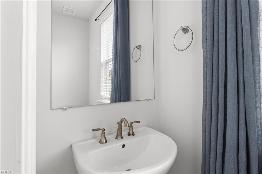 450 Asuza St Property Photo 15