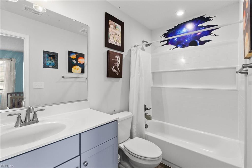 450 Asuza St Property Photo 23