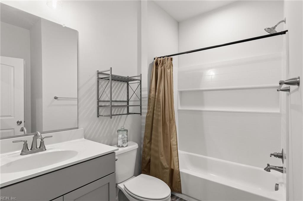 450 Asuza St Property Photo 24