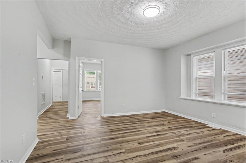 2517 Hale St Property Photo 5