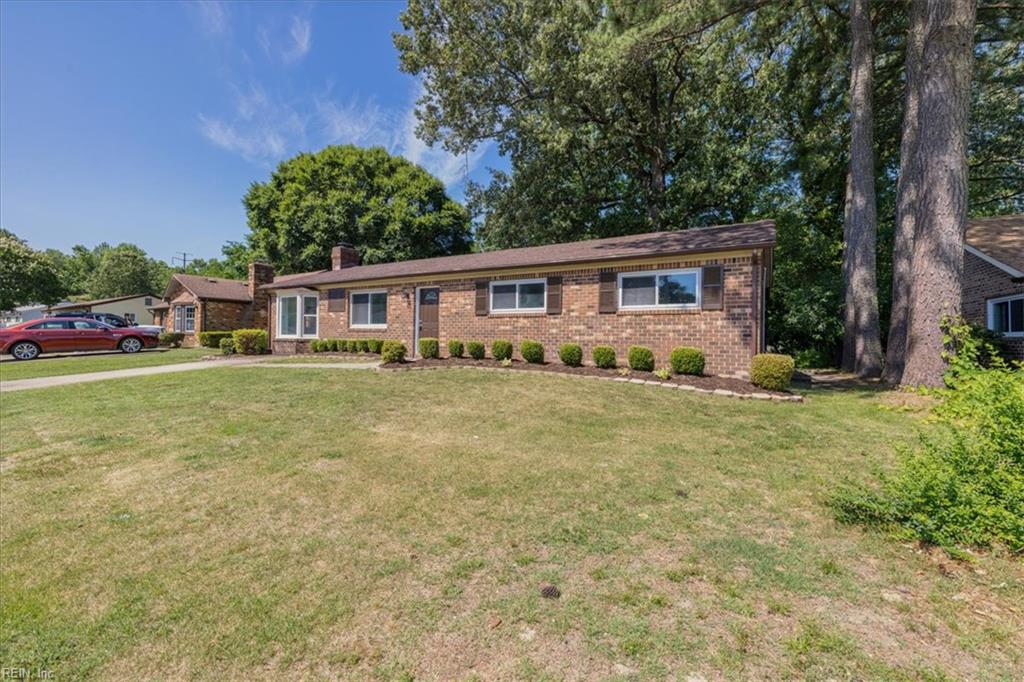 2833 Candlewood Cir Property Photo 2