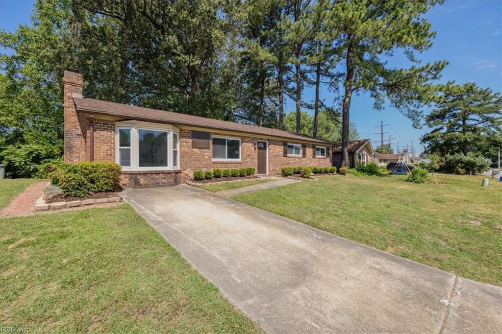 2833 Candlewood Cir Property Photo 3