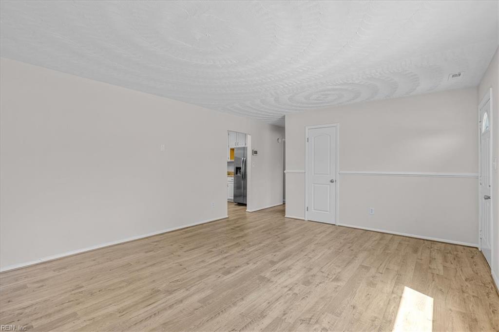 2833 Candlewood Cir Property Photo 7
