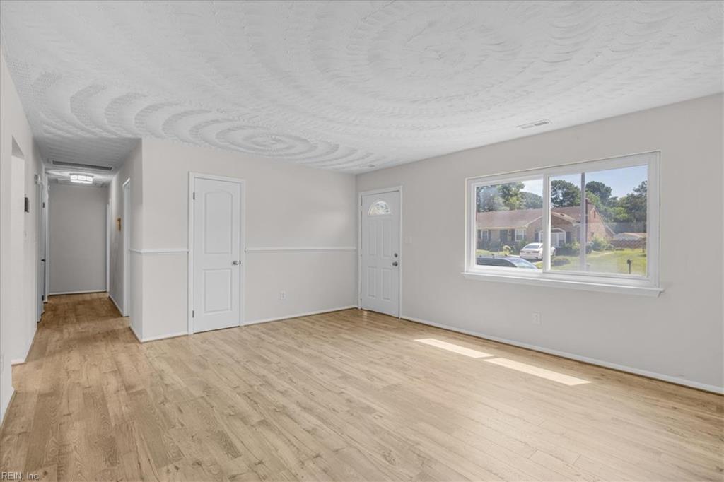 2833 Candlewood Cir Property Photo 8
