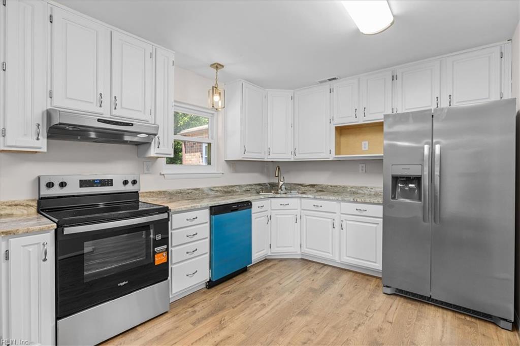 2833 Candlewood Cir Property Photo 10