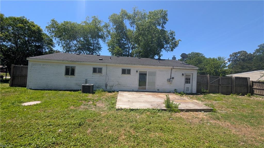 2852 N Shore Dr Property Photo 6